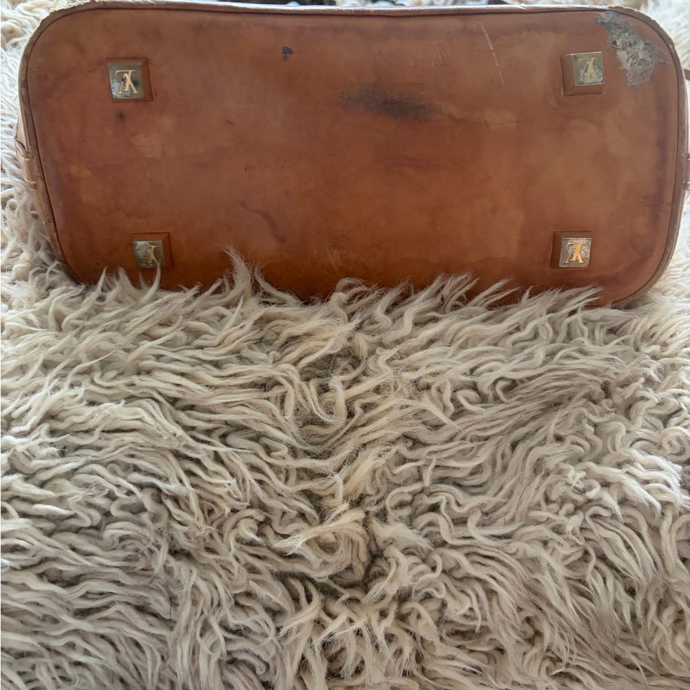 Louis Vuitton Tan Leather Shoulder Bag